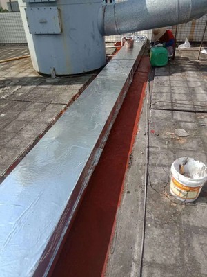 屋顶变形缝补漏